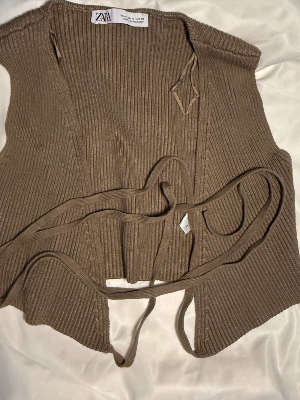 Zara Vest - Picture 6 of 6